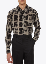 Load image into Gallery viewer, BLACK/IVORY PAISLEY PRINT SILK SHIRT.