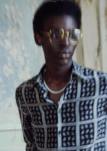 Load image into Gallery viewer, BLACK/IVORY PAISLEY PRINT SILK SHIRT.