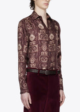 Load image into Gallery viewer, BERRY/CREAM TOILE PRINT SILK SHIRT.