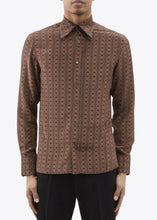 Load image into Gallery viewer, CHOCOLATE/CAMEL CHAIN PRINT SILK SHIRT.