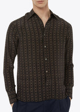 Load image into Gallery viewer, BLACK/GOLD CHAIN PRINT SILK SHIRT.
